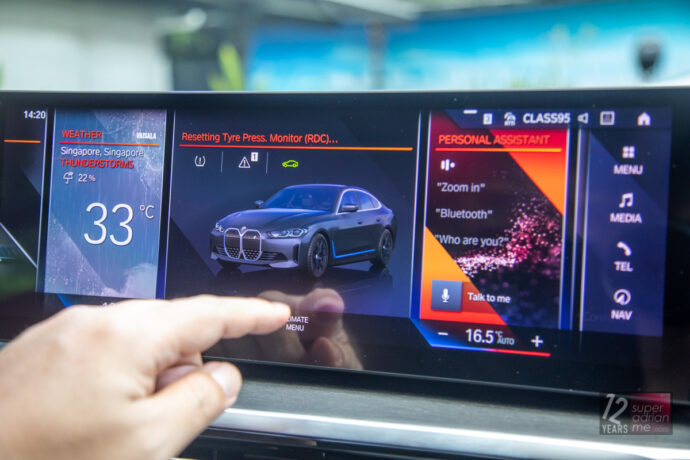 Inside the BMW i4 Premiere for a new generation of the BMW iDrive control/operation system.