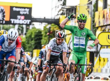 Tour de France makes debut in Singapore with Mark Cavendish