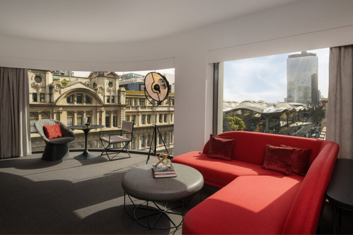 Hotel Indigo Melbourne on Flinders - One Bedroom Suite with living area