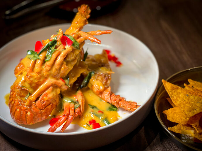 Deep-fried Lobster with creamy milk and salted egg Lime Sauce