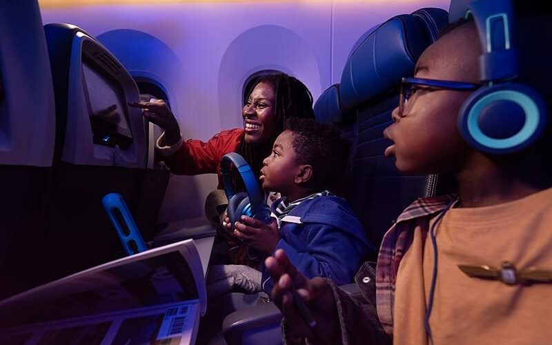 United becomes first major U.S. airline to allow members of its loyalty program, MileagePlus®, to pool their miles with family and friends into a joint account.