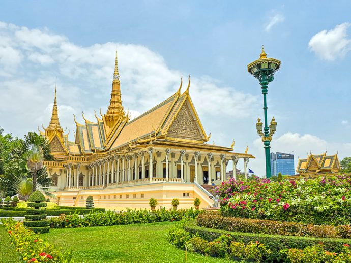 Royal Palace Cambodia - Preah Tineang.Tevea Vinnichay Mohai Moha Prasat or "Throne Hall"