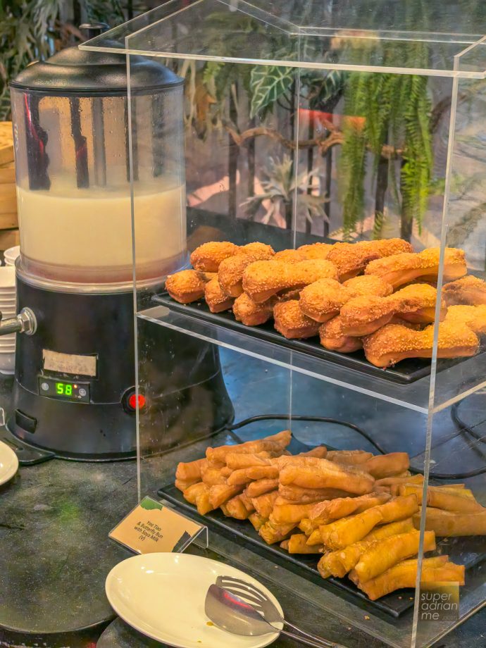 Warm Soya Bean with Youtiao and Fried Butterfly at Ah Meng Restaurant for Breakfast in the Wild at Singapore Zoo