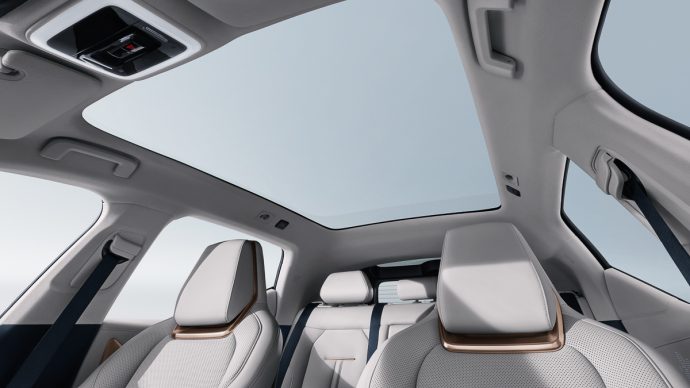 ZEEKR X panoramic roof