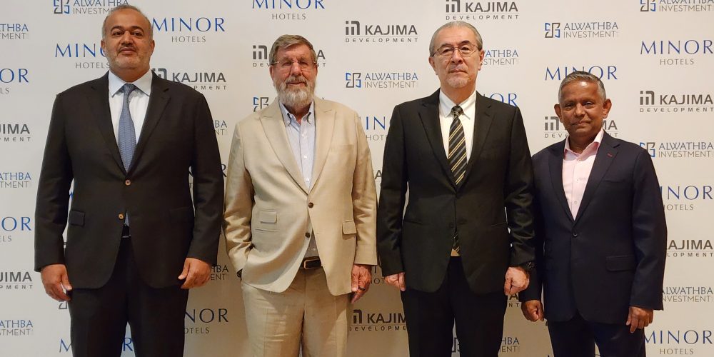 From left to right: Mr. Rashed Mohammed Ahmed Darwa Alkaabi, Director of Alwathba Investment, Mr. William E. Heinecke, Founder and Chairman of Minor International, Mr. Shuichi Oishi, CEO of Kajima Development, and Mr. Dillip Rajakarier, Group CEO of Minor International and CEO of Minor Hotels (Source: Minor Hotels)