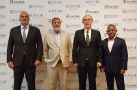 From left to right: Mr. Rashed Mohammed Ahmed Darwa Alkaabi, Director of Alwathba Investment, Mr. William E. Heinecke, Founder and Chairman of Minor International, Mr. Shuichi Oishi, CEO of Kajima Development, and Mr. Dillip Rajakarier, Group CEO of Minor International and CEO of Minor Hotels (Source: Minor Hotels)