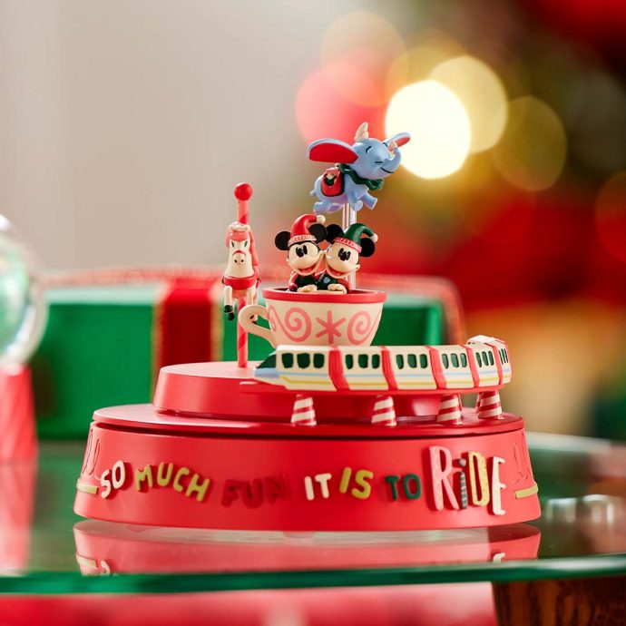 Mickey Mouse and Minnie Mouse Holiday Musical Figure