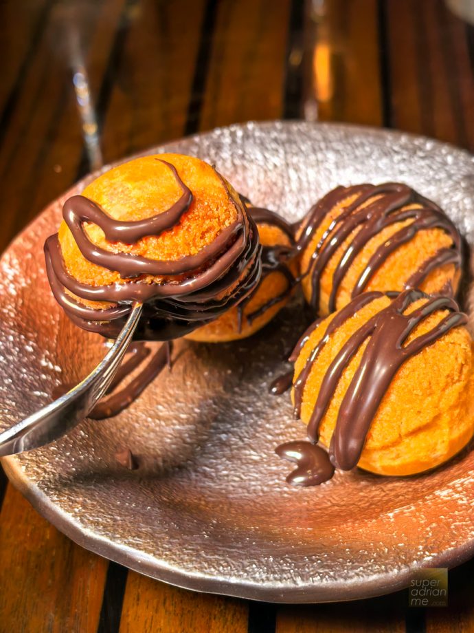 BBQ Nights at Oasis, Grand Hyatt Singapore - Profiteroles with Passion Fruit Curd and Chocolate Sauce