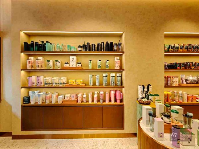 Starbucks 37 Smith Street Chinatown Store Singapore -1744105177532 | SUPERADRIANME.com