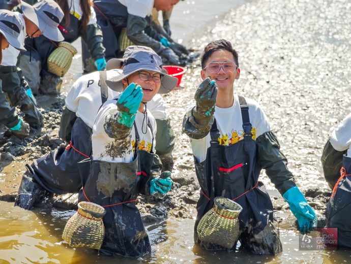 PUTIAN - Harvesting Duotou Clams - April 2025 - -091612 | SUPERADRIANME.com Harvesting Duotou Clams in Putian