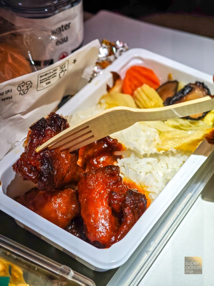 AC20 Lunch - Sweet & Sour chicken, Chinese mixed vegetables and steamed white rice. | SUPERADRIANME.com Air Canada AC20 Lunch - Sweet & Sour chicken, Chinese mixed vegetables and steamed white rice.