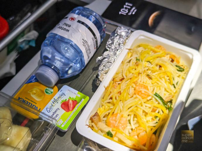 AC20 - SIN - YVR inflight Breakfast -Stir-fried Hokkien Noodle with chicken and shrimp - 13 May 2025 | SUPERADRIANME.com AC20 - SIN - YVR inflight Breakfast -Stir-fried Hokkien Noodle with chicken and shrimp - 13 May 2025