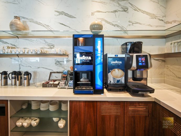 Air Canada - Maple Leaf Lounge at YVR 27 May 2025 -190307 | SUPERADRIANME.com Beverage options at the Air Canada Maple Leaf Lounge in Vancouver International Airport