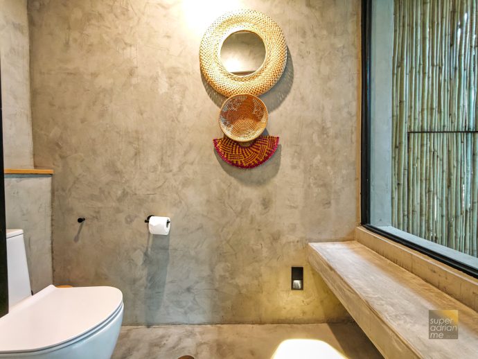 Spacious WC in JATI Koh Russey | SUPERADRIANME.com Spacious WC in JATI Koh Russey