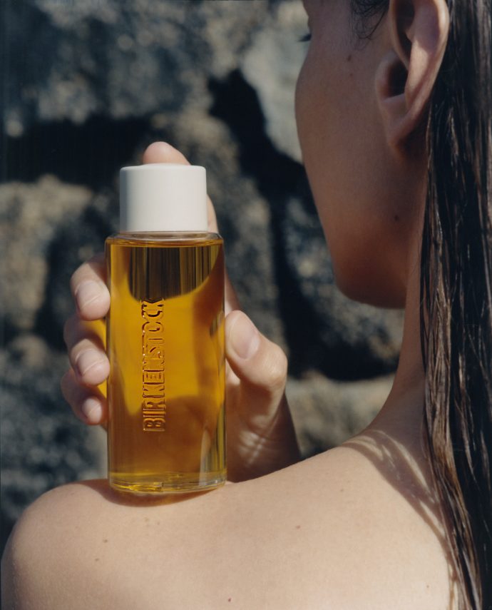 4251389605140-4251389605157 Comforting Dry Oil Application Images | SUPERADRIANME.com