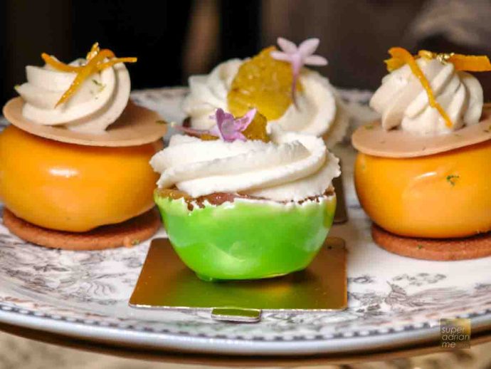 St Regis Singapore - Summer afternoon tea at The Tea Room June 2025 -153841 | SUPERADRIANME.com St Regis Singapore - Summer afternoon tea at The Tea Room June 2025 - Sweets