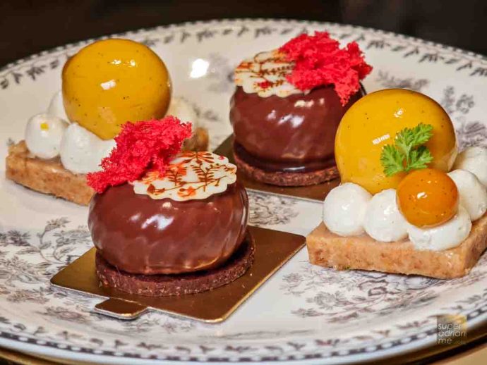 St Regis Singapore - Summer afternoon tea at The Tea Room June 2025 -153844 | SUPERADRIANME.com St Regis Singapore - Summer afternoon tea at The Tea Room June 2025 - Sweets