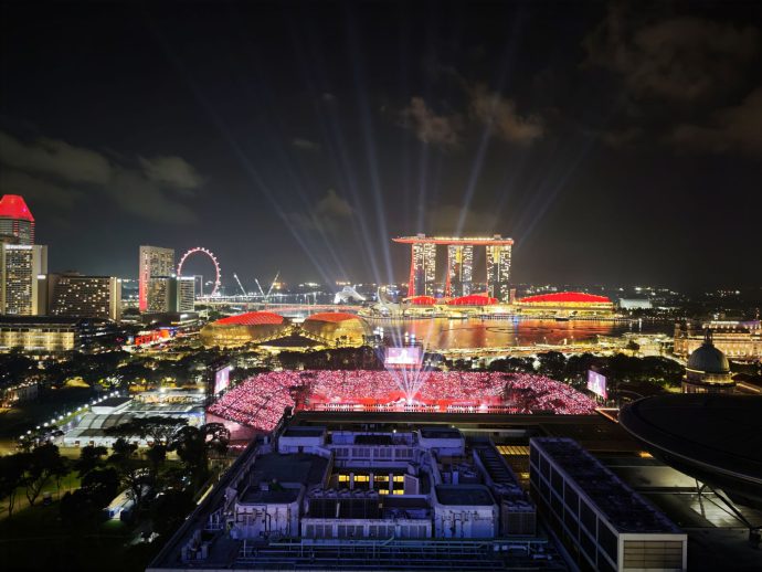 View of Marina Bay and Padang from Wyndham Singapore Hotel Sky Lounge on level 2 south tower. | SUPERADRIANME.com View of Marina Bay and Padang from Wyndham Singapore Hotel Sky Lounge on level 2 south tower.