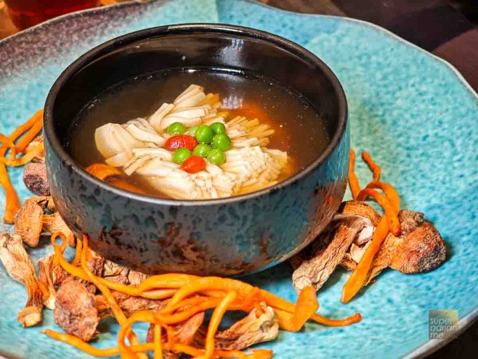 DINE - Sichuan Dou Hua x Yang Ming Springx Nishikane August 2025 -192228 | SUPERADRIANME.com Dried Agaricus Brazil Mushroom Soup with Bean Curd