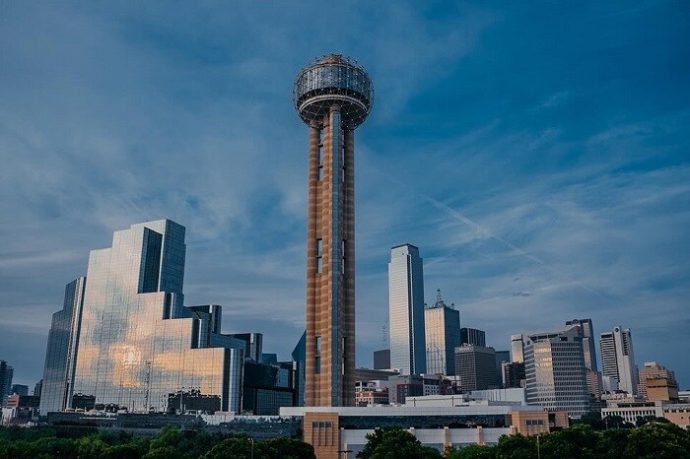 2025-04-22-news_tcm35-94812 | SUPERADRIANME.com Reunion Tower is one of the well-known landmarks in Dallas, with an observation deck inside that offers 360-degree panoramic views of the city's scenery. (Photo credit: Visit Dallas)