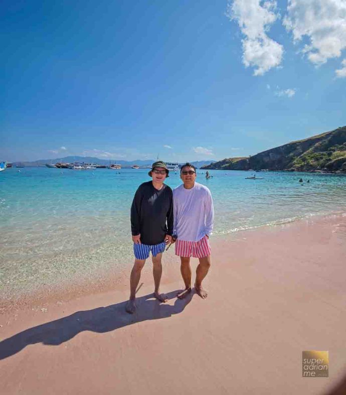 Pantai Merah or Pink Beach in Komodo Island, Labuan Bajo, Indonesia | SUPERADRIANME.com Pantai Merah or Pink Beach in Komodo Island, Labuan Bajo, Indonesia