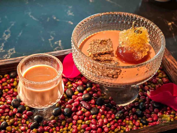 Retro Milk Tea, Royal Nest (Madame Fan) | SUPERADRIANME.com Retro Milk Tea, Royal Nest (Madame Fan)