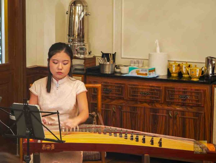 Live Gu Zheng performance at the Manchu Han Imperial Feast at Man Fu Yuan | SUPERADRIANME.com Live Gu Zheng performance at the Manchu Han Imperial Feast at Man Fu Yuan