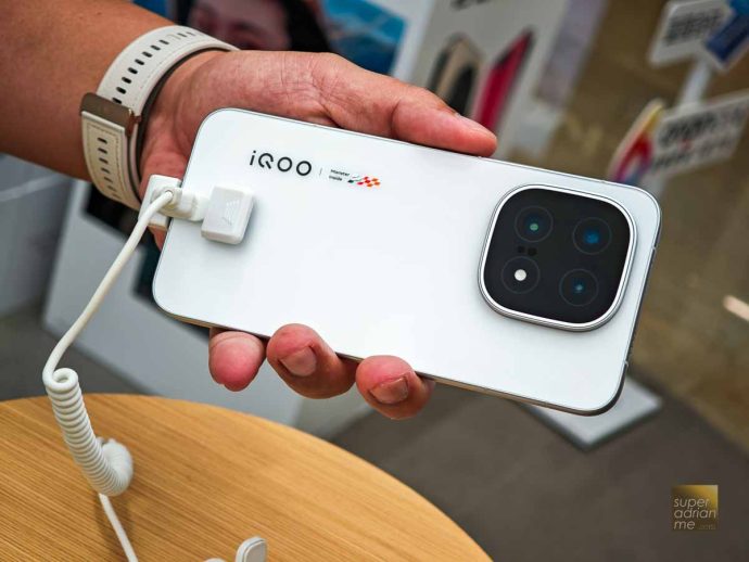 iQOO 15 Shenzhen Launch 20 October 2025-104031 | SUPERADRIANME.com iQOO 15 Legend