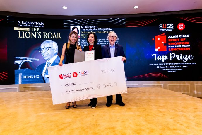(From left): Ms Judy Chan, Daughter of Dr Alan HJ Chan; Ms Irene Ng (Recipient of the Dr Alan HJ Chan ‘Spirit of Singapore’ Book Prize) and Professor Tommy Koh, Ambassador-at-Large, Ministry of Foreign Affairs