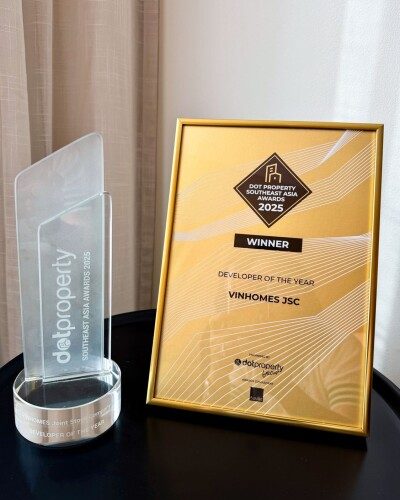 713904-VIC-jpg-400x0-2 | SUPERADRIANME.com