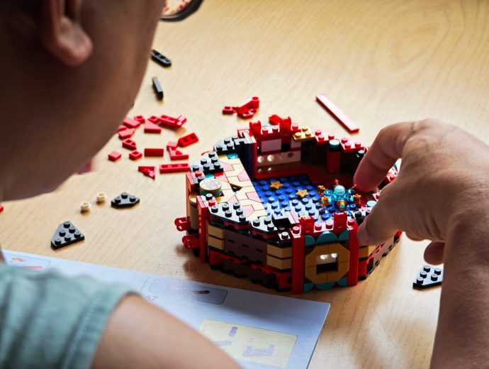 Building the 80118 LEGO® Spring Festival Fortune Firecracker | SUPERADRIANME.com Building the 80118 LEGO® Spring Festival Fortune Firecracker