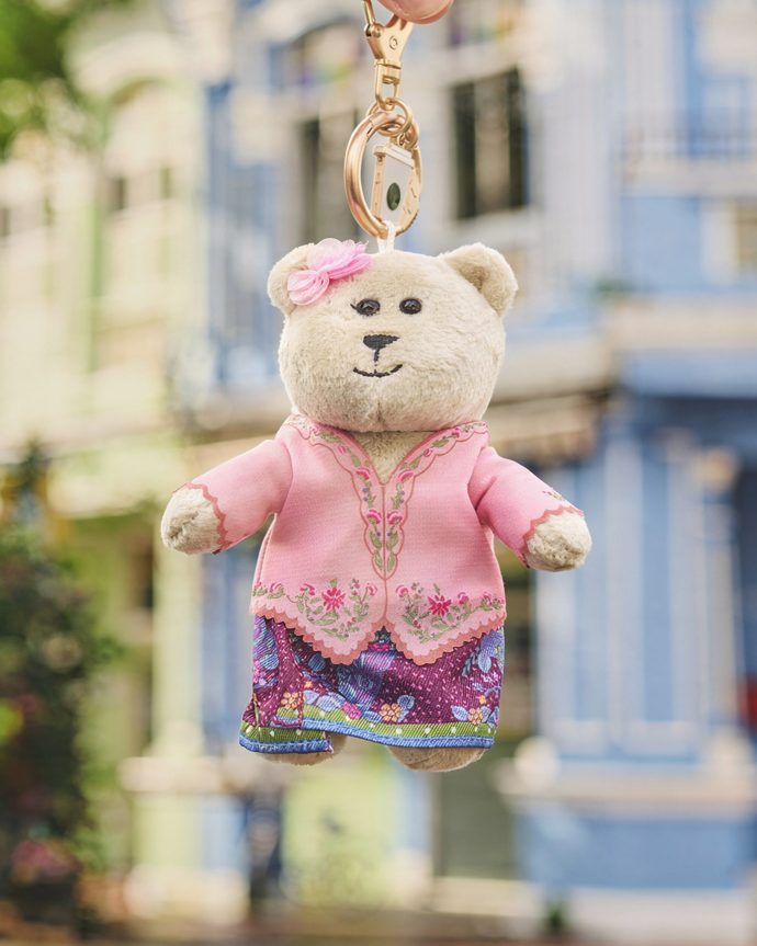 Starbucks Bearista keychain dressed in a traditional Peranakan outfit (Starbucks photo) | SUPERADRIANME.com Starbucks Bearista keychain dressed in a traditional Peranakan outfit (Starbucks photo)