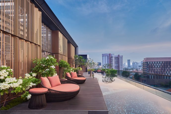 Rooftop Pool Sitting Area (Source:Varel Singapore, a Tribute Portfolio Hotel)