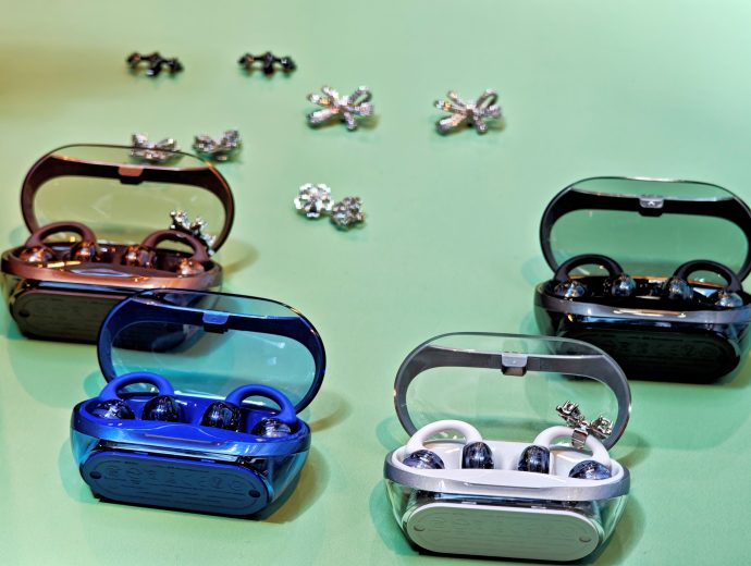JBL SOUNDGEAR CLIPS (S$199)
