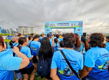 Flagging off for 5km fun walk at the Skechers Friendship Walk and Run 2026 at Singapore Marina Barrage on 7 June 2026