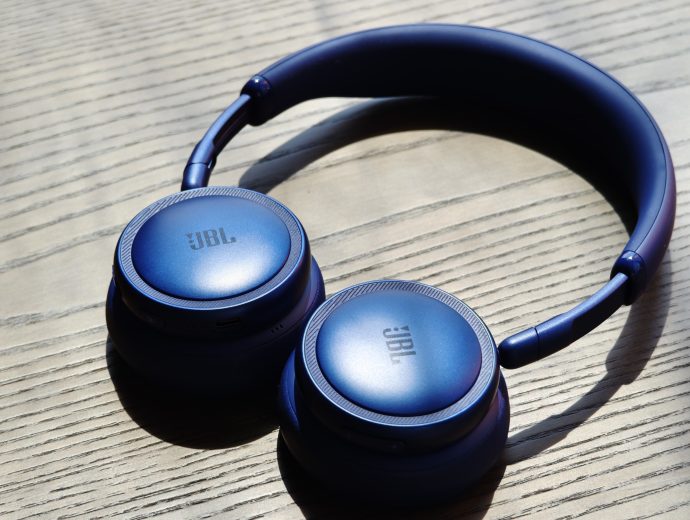 JBL Live 680NC (SUPERADRIANME photo)