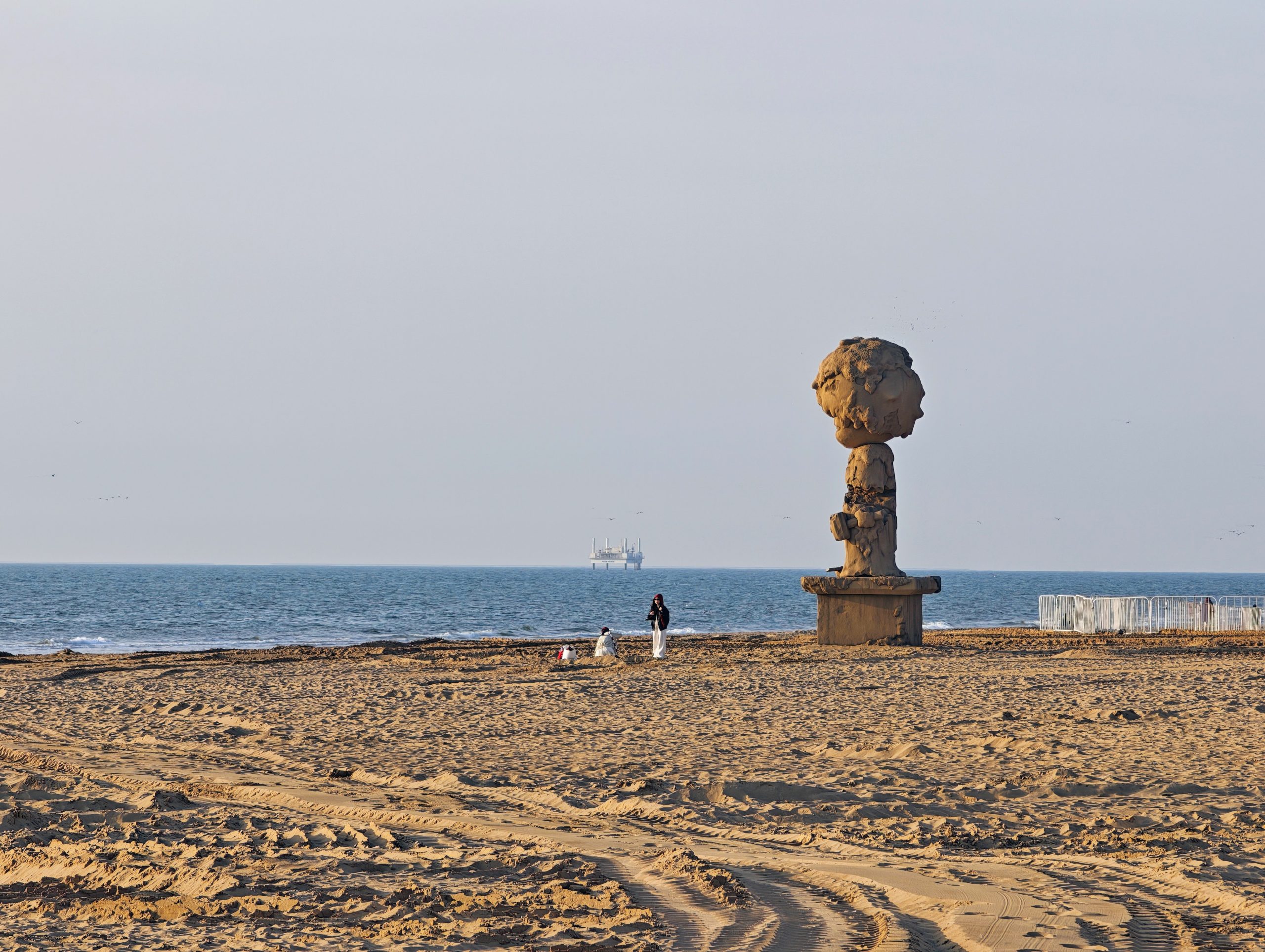 Hirono sculpture titled “A Reticent Boy, Self-Repairing All Lifetime” by the beach in Aranya, Beidaihe, Hebei Province in China. | SUPERADRIANME.com Hirono sculpture titled “A Reticent Boy, Self-Repairing All Lifetime” by the beach in Aranya, Beidaihe, Hebei Province in China.