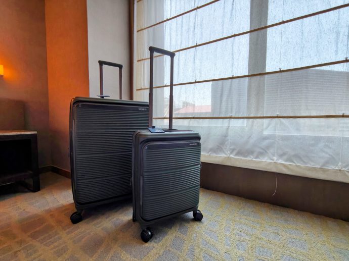 The Samsonite Paralux Series in hotel room | SUPERADRIANME.com The Samsonite Paralux Series in hotel room