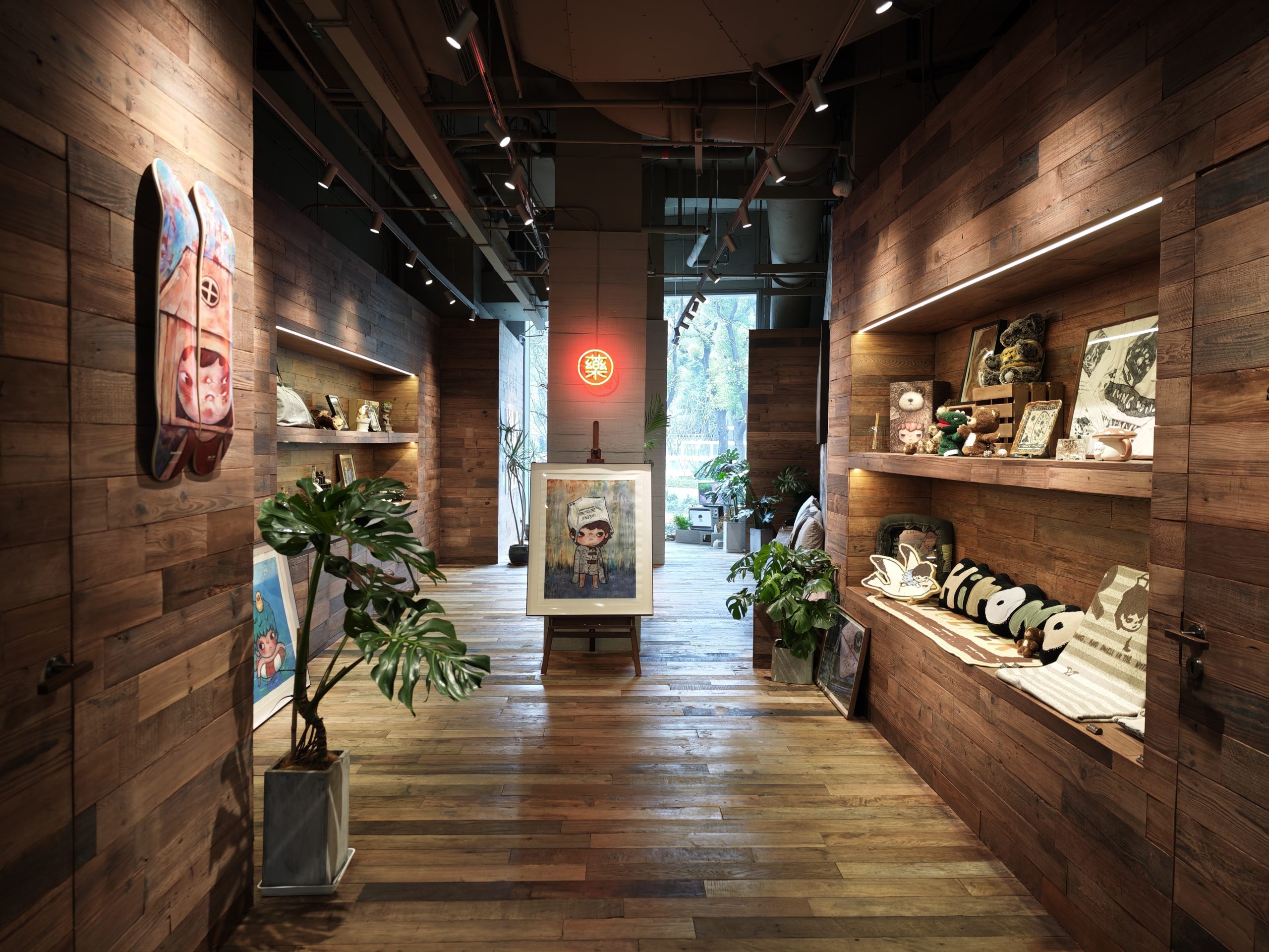 Hirono Pharmacy in Shanghai (SUPERADRIANME photo)