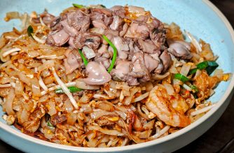 Yuè @ Aloft Singapore Char Kway Teow