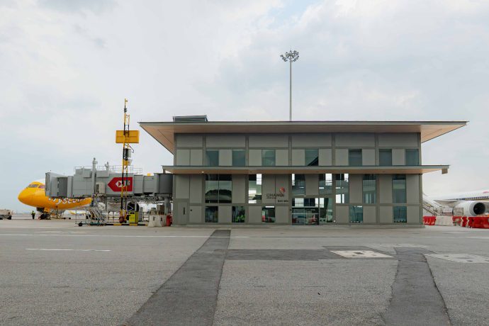 Satellite gate exterior