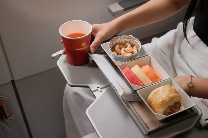 Sun PhuQuoc Airways - inflight light snack and beverage | SUPERADRIANME.com Sun PhuQuoc Airways - inflight light snack and beverage