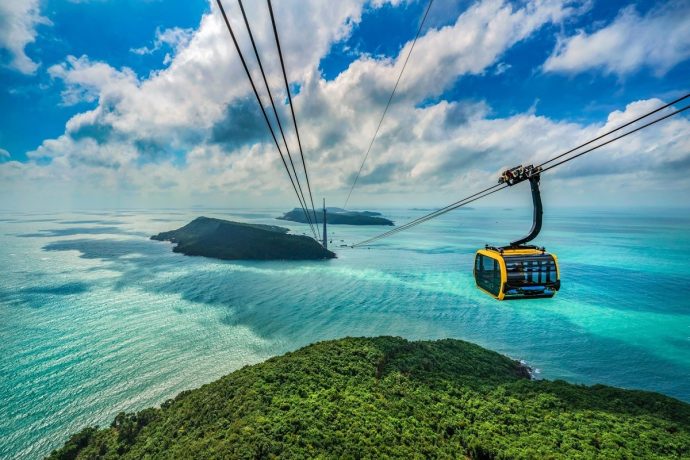 SPA_Sunset Town Hon Thom Cable Car | SUPERADRIANME.com Sunset Town Hon Thom Cable Car (Sun PhuQuoc Airways photo)