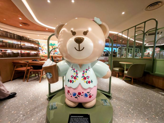 Peranakan Bearista at Starbucks WEAVE in Resorts World Sentosa | SUPERADRIANME.com Peranakan Bearista at Starbucks WEAVE in Resorts World Sentosa