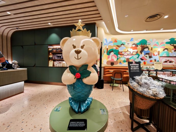 Starbucks Siren Bearista at Starbucks WEAVE in Resorts World Sentosa (SUPERADRIANME photo) | SUPERADRIANME.com Starbucks Siren Bearista at Starbucks WEAVE in Resorts World Sentosa (SUPERADRIANME photo)