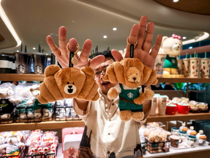 Cute Starbucks Merchandise at Starbucks WEAVE in Resorts World Sentosa | SUPERADRIANME.com Cute Starbucks Merchandise at Starbucks WEAVE in Resorts World Sentosa