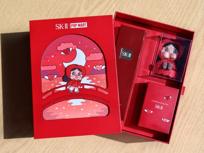 The red presentation box reveals the CRYBABY collectible Cap Sleeve and separate skincare compartments | SUPERADRIANME.com The red presentation box reveals the CRYBABY collectible Cap Sleeve and separate skincare compartments. (SUPERADRIANME.com photo)
