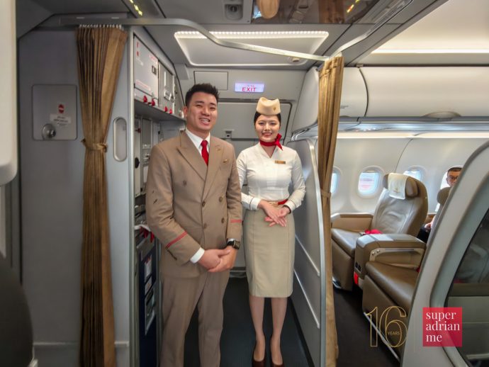 Sun PhuQuoc Airways cabin crew welcoming guests at boarding | SUPERADRIANME.com Sun PhuQuoc Airways cabin crew welcoming guests at boarding