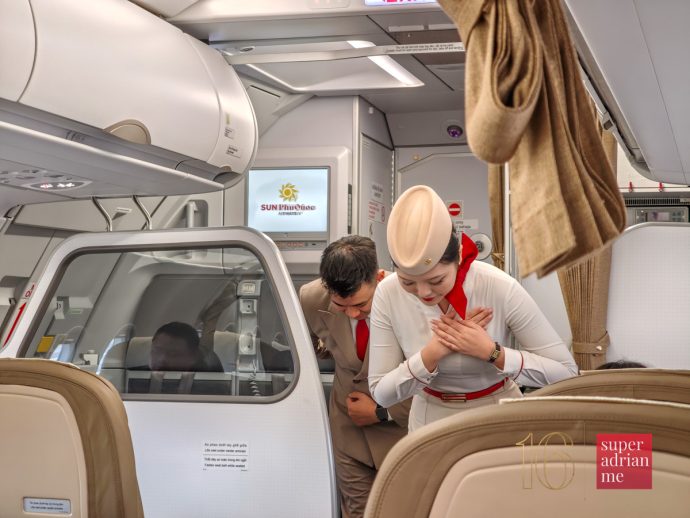 Sun PhuQuoc Airways cabin crews service from the heart | SUPERADRIANME.com Sun PhuQuoc Airways cabin crews service from the heart. Bowing and welcome announcements.